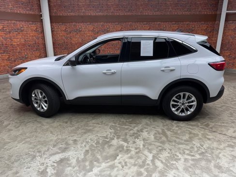Certified 2022 Ford Escape SE w/ Cold Weather Package image 2