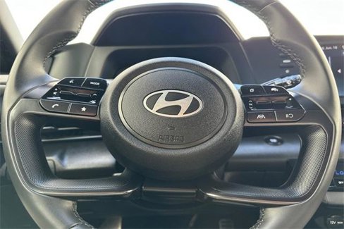 Certified 2025 Hyundai Elantra Sport image 23