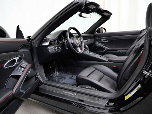Used 2019 Porsche 911 Turbo S image 17