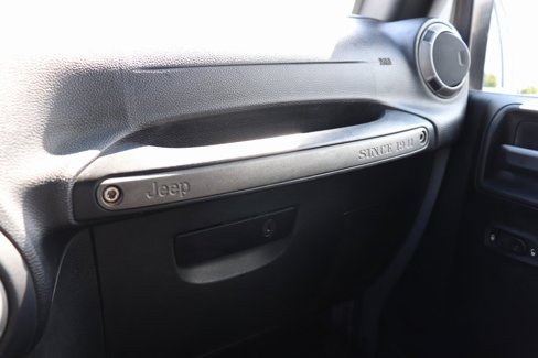 Used 2017 Jeep Wrangler Unlimited Sport image 31