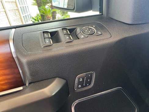 Used 2017 Ford F150 Limited image 16