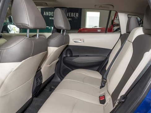 Used 2022 Toyota Corolla Cross XLE image 17