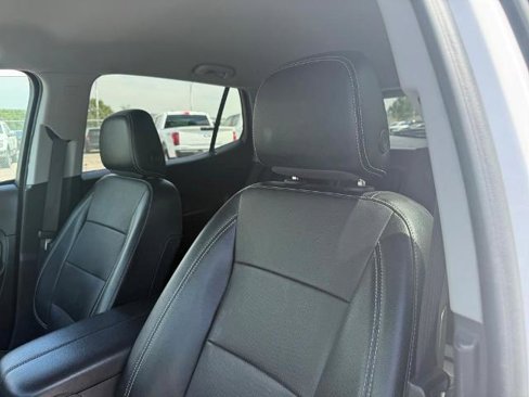 Used 2023 GMC Terrain SLT image 11