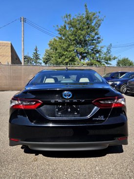 Used 2021 Toyota Camry LE image 6