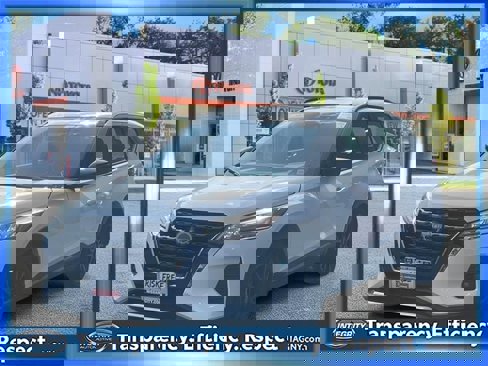 Used 2024 Nissan Kicks SR image 4