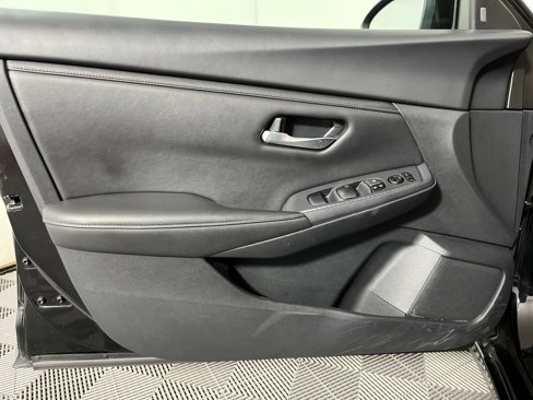 Used 2023 Nissan Sentra SV image 9