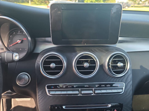 Used 2018 Mercedes-Benz GLC 300 4MATIC image 17
