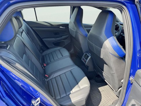 Used 2022 Volkswagen Golf R image 23