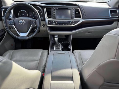 Used 2015 Toyota Highlander Limited Platinum image 34