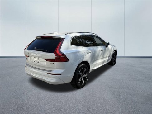 Used 2022 Volvo XC60 B5 Momentum w/ Advanced Package image 8