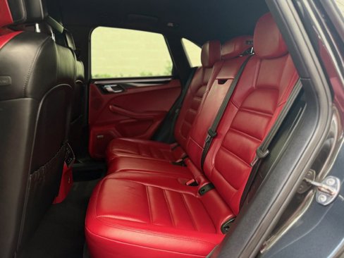 Used 2018 Porsche Macan S image 27