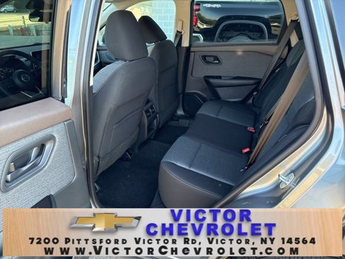 Used 2021 Nissan Rogue S image 25