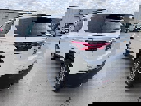 Used 2022 Chevrolet Traverse LT w/ LPO, Floor Liner Package image 8