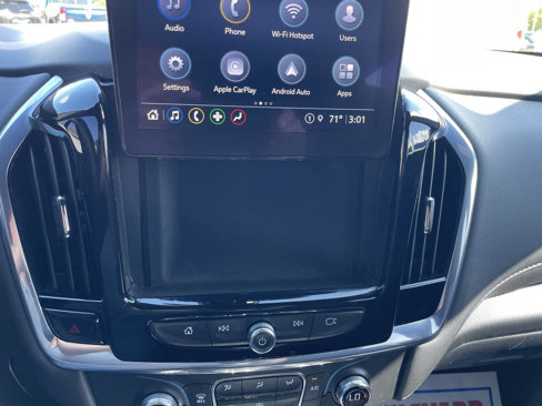 Used 2023 Chevrolet Traverse LT w/ Rear Camera Mirror Package image 24
