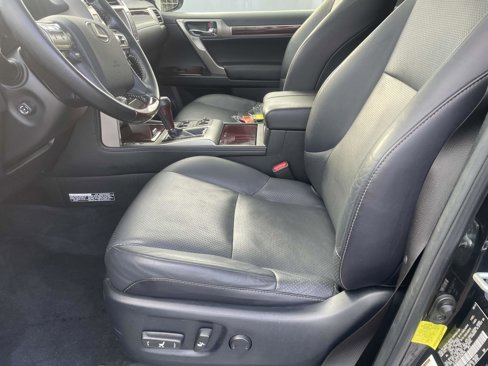 Used 2018 Lexus GX 460 Luxury image 10