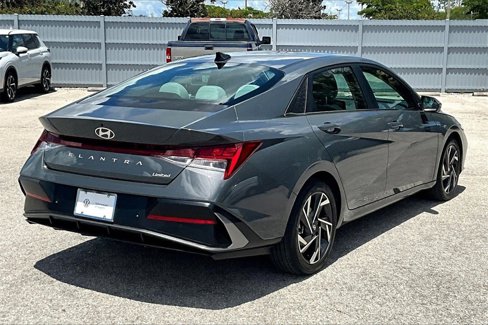 Used 2024 Hyundai Elantra Limited image 5