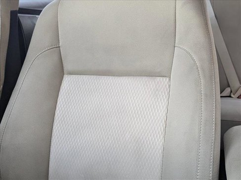 Used 2014 Toyota Corolla LE image 10
