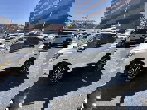 Used 2022 Ford Escape SEL w/ Technology Package image 8
