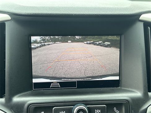 Used 2023 GMC Terrain SLE w/ Driver Convenience Package image 14