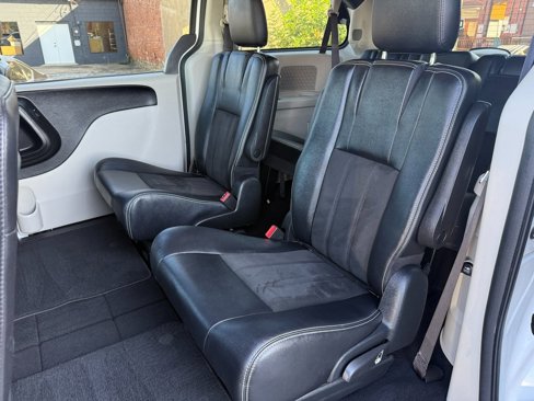 Used 2019 Dodge Grand Caravan SXT image 20