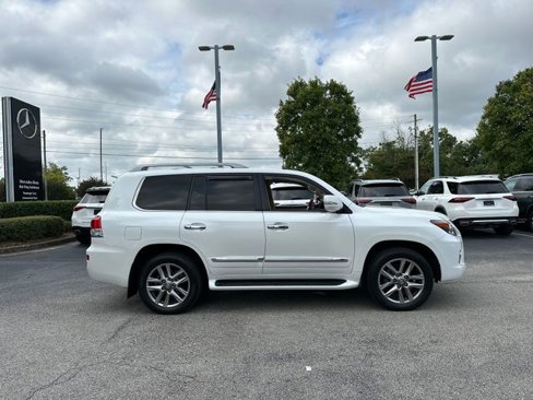 Used 2014 Lexus LX 570 4WD image 3