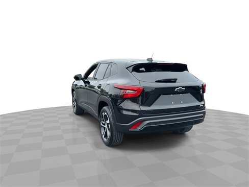 Certified 2024 Chevrolet Trax RS w/ Driver Confidence Package image 7