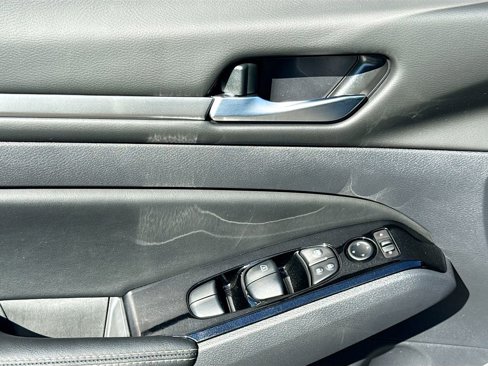 Used 2025 Nissan Altima 2.5 SL image 18