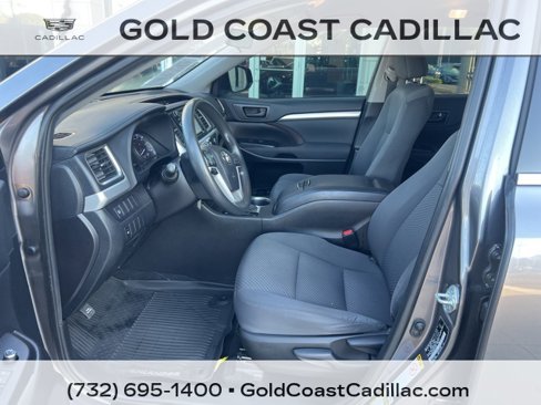 Used 2019 Toyota Highlander LE image 14