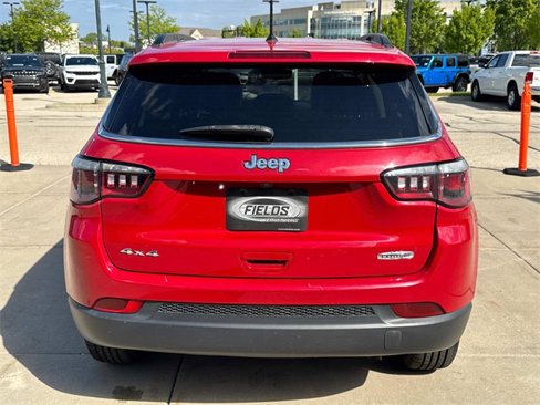 Used 2018 Jeep Compass Latitude image 6