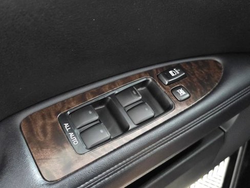 Used 2011 Toyota Avalon Limited image 27