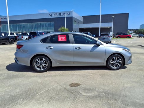 Used 2023 Kia Forte LXS w/ LXS Technology Package image 25