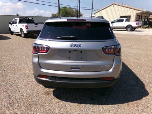Used 2022 Jeep Compass Latitude image 6