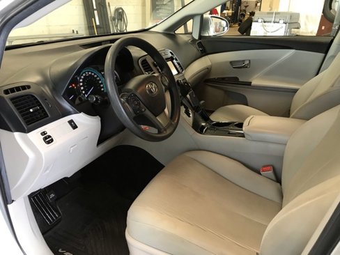 Used 2014 Toyota Venza LE image 12