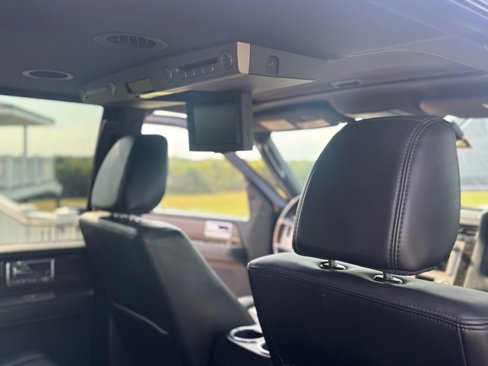 Used 2010 Lincoln Navigator 2WD image 19