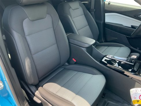 New 2025 Chevrolet Trax LT w/ Driver Confidence Package image 24
