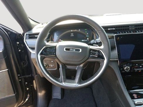 New 2023 Jeep Grand Cherokee Overland w/ Rear Seat Video Group I image 12