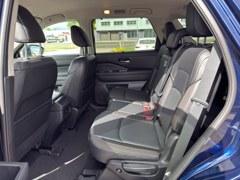 Used 2022 Nissan Pathfinder SL image 24