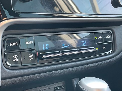 Used 2019 Toyota Corolla LE image 19
