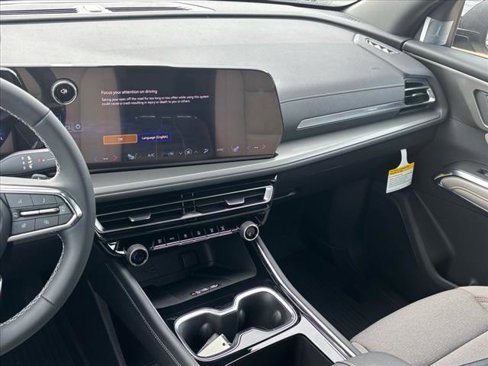 New 2025 Chevrolet Traverse LT w/ Driver Confidence Package image 6