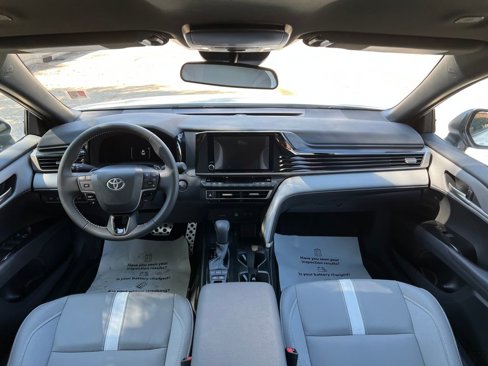 Used 2025 Toyota Camry SE image 20