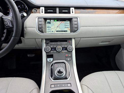 Used 2015 Land Rover Range Rover Evoque Prestige image 54