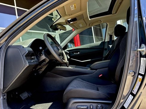 Used 2025 Honda Accord SE image 14