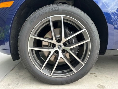 Used 2025 Porsche Macan image 37