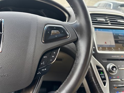 Used 2016 Lincoln MKX Reserve w/ Climate Package image 28