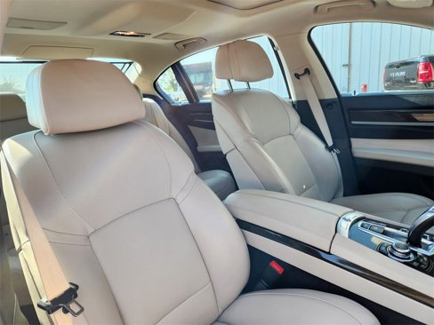 Used 2011 BMW 750Li xDrive image 16