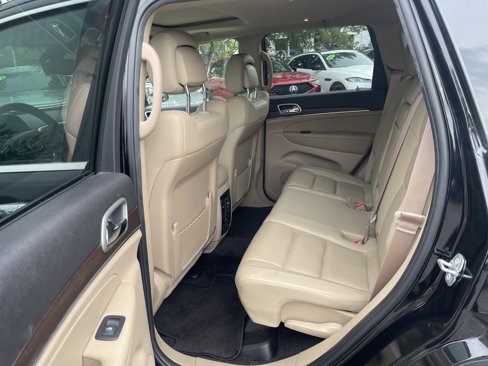 Used 2018 Jeep Grand Cherokee Limited image 12