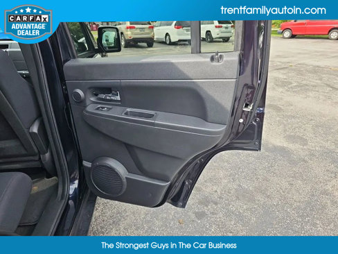 Used 2011 Jeep Liberty Sport image 29