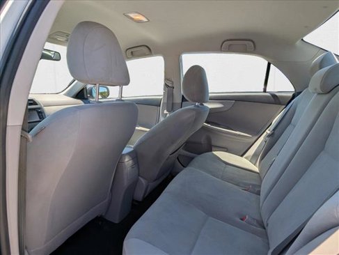 Used 2013 Toyota Corolla LE image 21