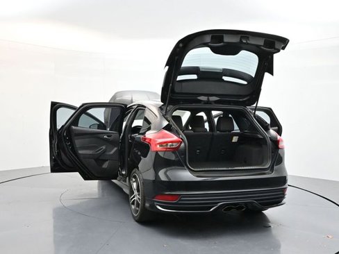 Used 2018 Ford Focus ST image 48