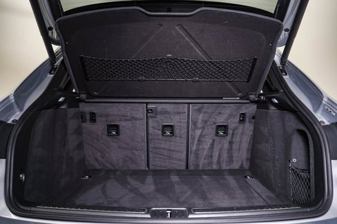Certified 2018 Porsche Macan image 28